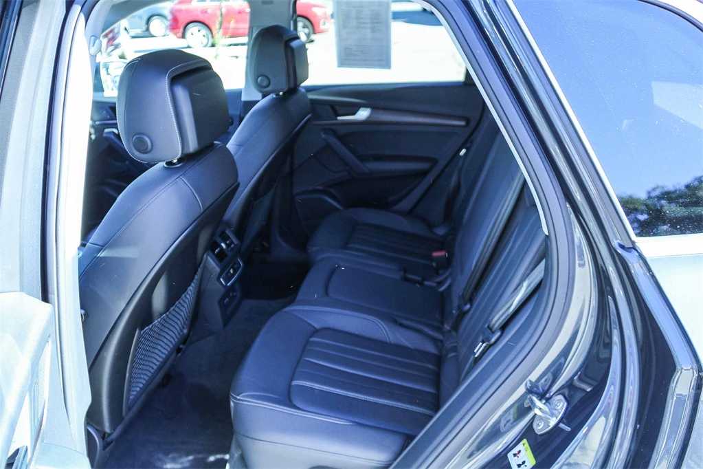 Thumbnail: 2023 Audi Q5 - 17