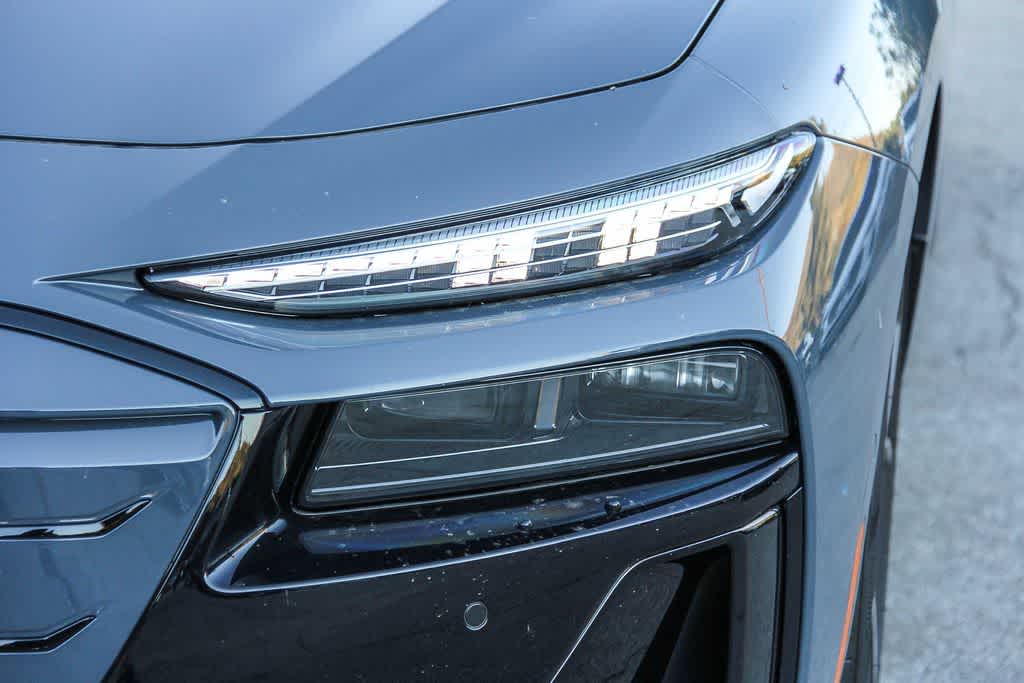 Thumbnail: 2025 Audi e-tron S - 7