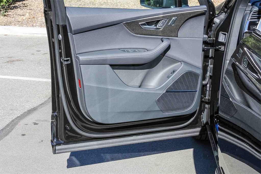 Thumbnail: 2026 Audi Q7 - 22