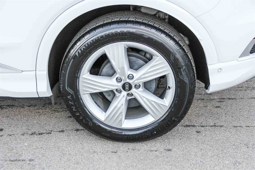 Thumbnail: 2024 Audi Q4 e-tron - 10