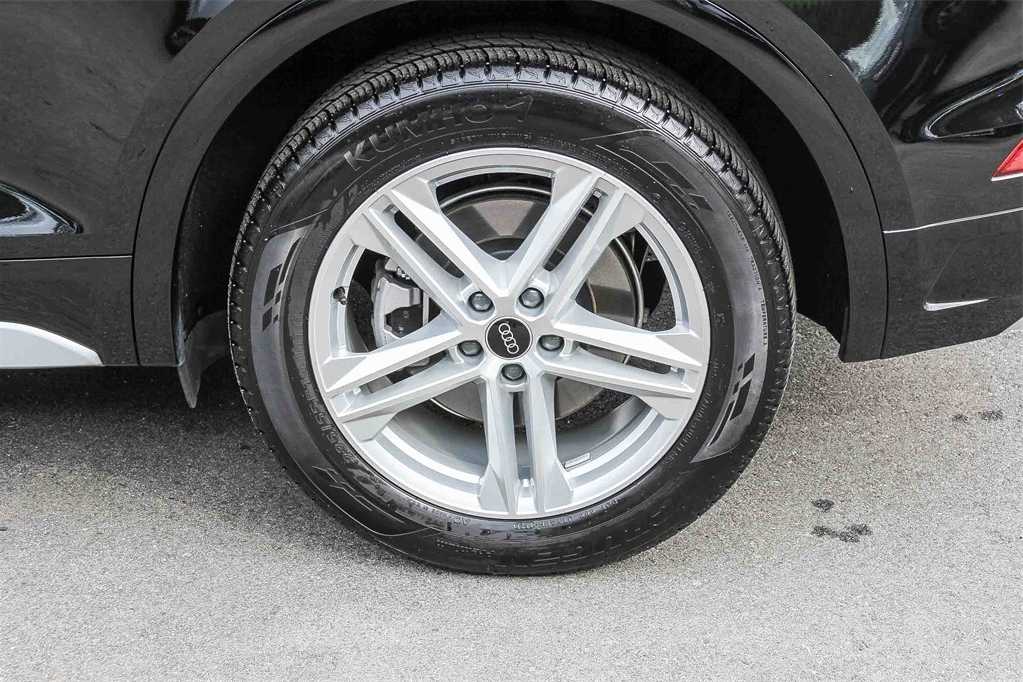 Thumbnail: 2025 Audi Q5 - 10