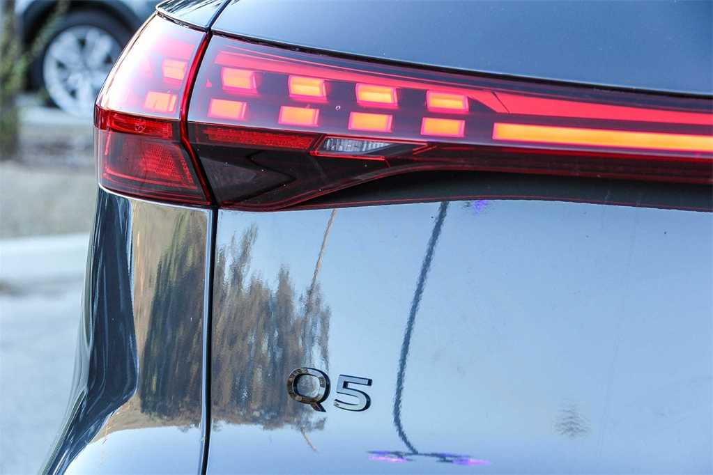 Thumbnail: 2025 Audi Q5 - 11