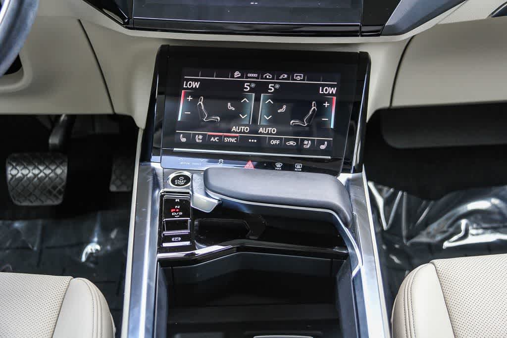 Thumbnail: 2024 Audi Q8 e-tron - 14