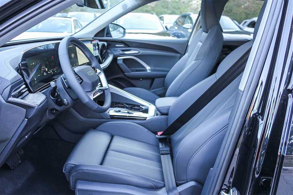 Thumbnail: 2025 Audi Q5 - 19