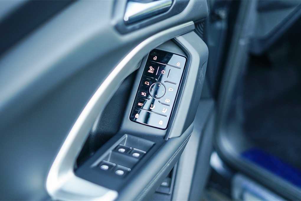 Thumbnail: 2025 Audi Q5 - 21