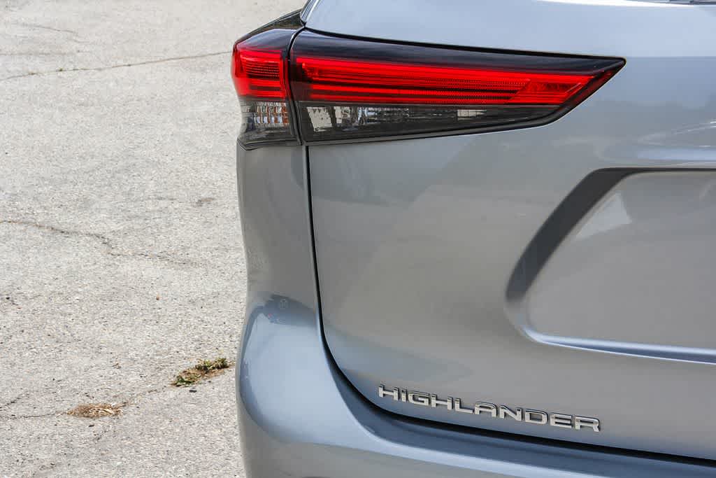 Thumbnail: 2021 Toyota Highlander - 11