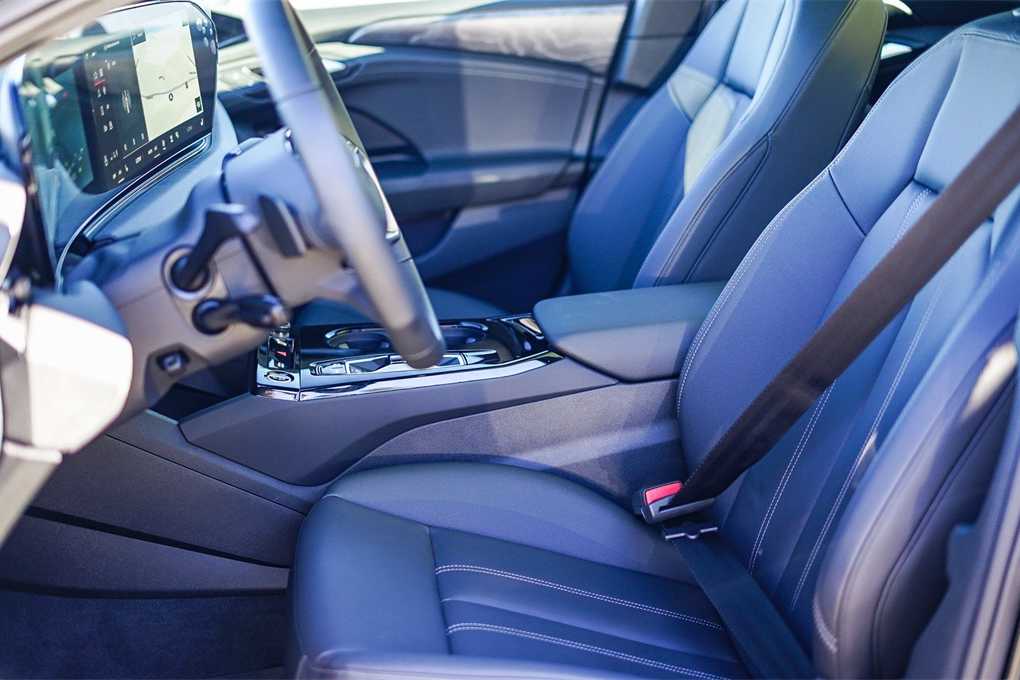 Thumbnail: 2025 Audi e-tron S - 18