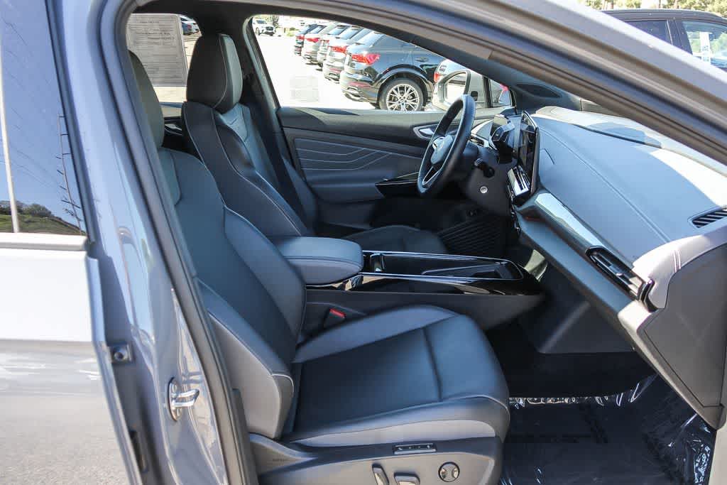 Thumbnail: 2023 Volkswagen ID.4 - 18