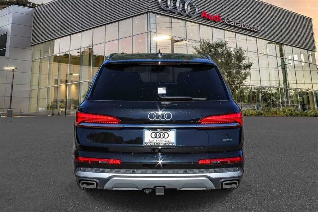 New 2025 Audi Q7 55 Premium Plus SUV