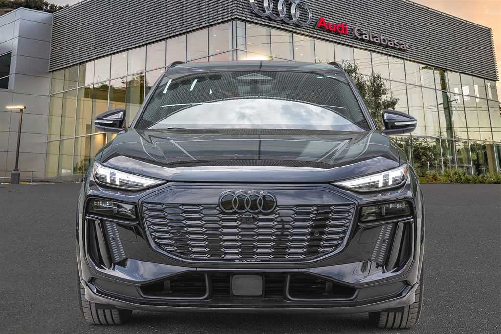 Thumbnail: 2025 Audi SQ6 e-tron - 2