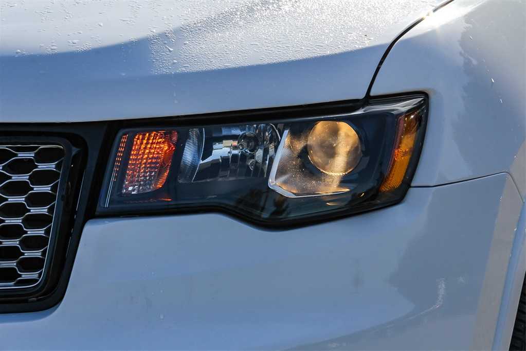 Thumbnail: 2018 Jeep Grand Cherokee - 7