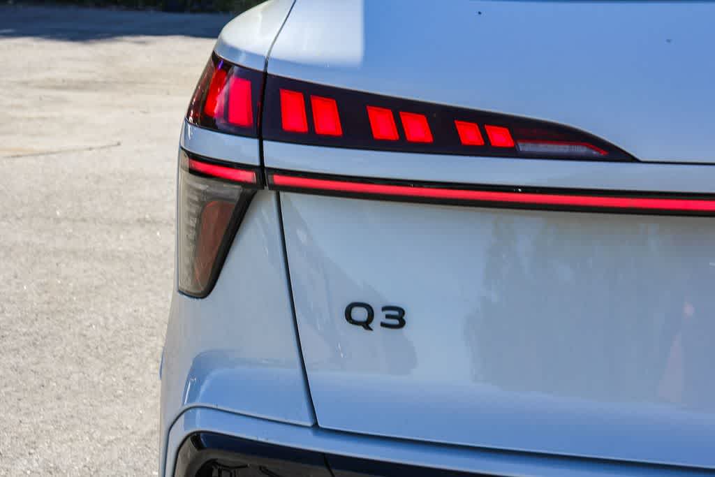 Thumbnail: 2026 Audi Q3 - 11