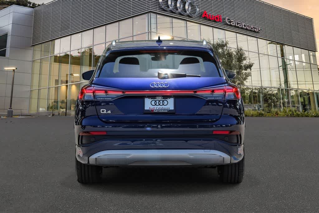 Thumbnail: 2023 Audi Q4 e-tron - 3