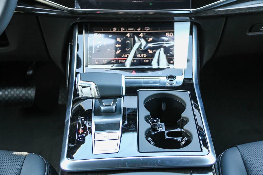 Thumbnail: 2026 Audi Q8 - 15