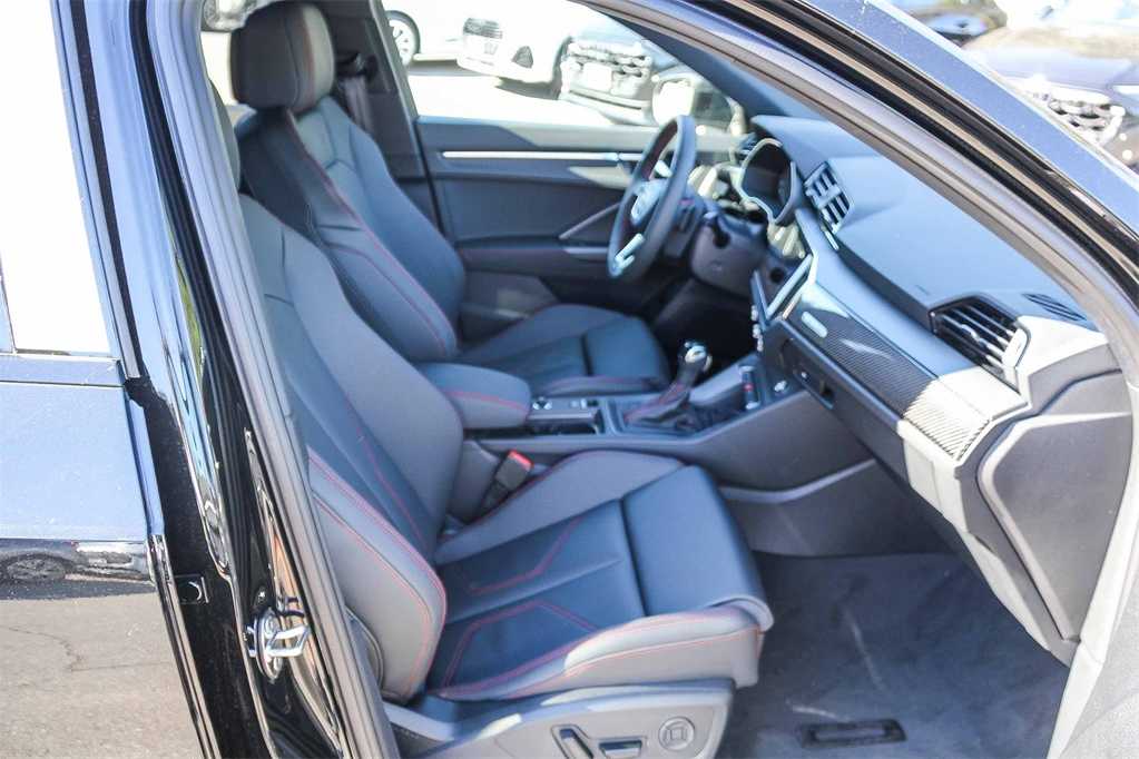 Thumbnail: 2025 Audi Q3 - 18