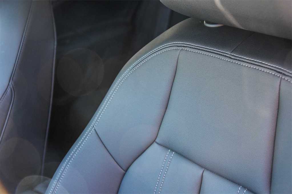 Thumbnail: 2025 Audi Q6 e-tron - 25