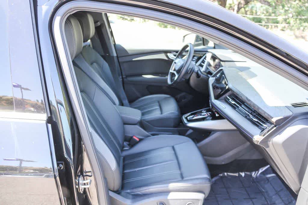 Thumbnail: 2023 Audi Q4 e-tron - 18