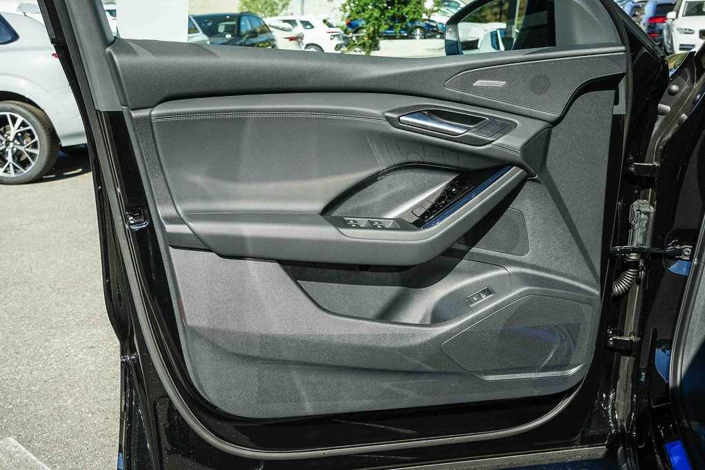 Thumbnail: 2027 Audi Q6 e-tron - 21