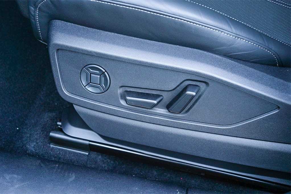 Thumbnail: 2025 Audi Q5 - 24