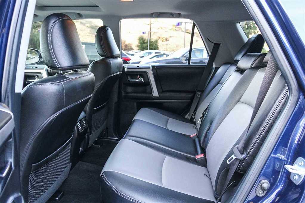 Thumbnail: 2021 Toyota 4Runner - 17