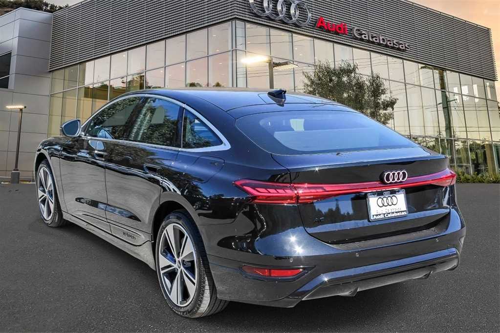 Thumbnail: 2025 Audi e-tron S - 2