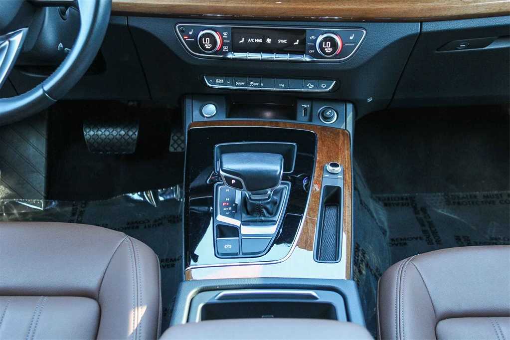 Thumbnail: 2022 Audi Q5 - 14