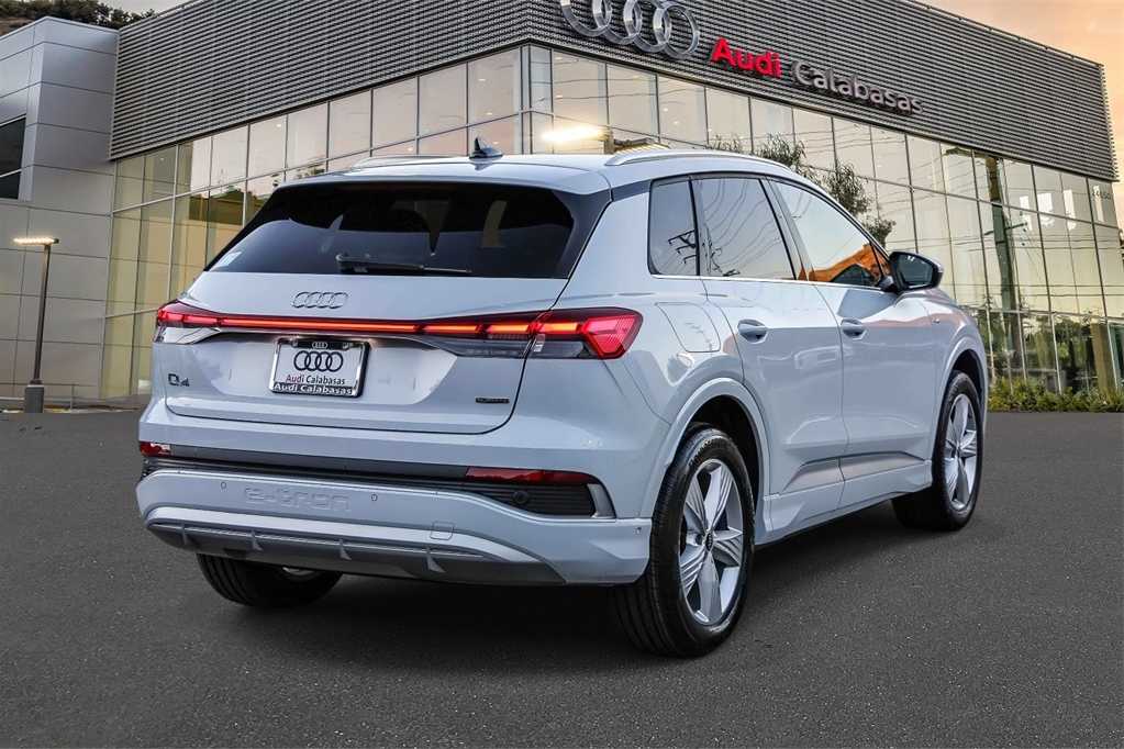 Thumbnail: 2024 Audi Q4 e-tron - 4