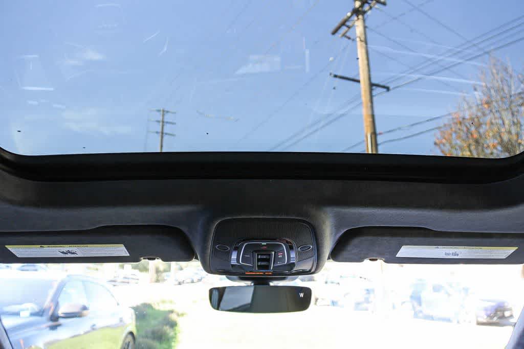 Thumbnail: 2026 Audi RS Q8 - 12