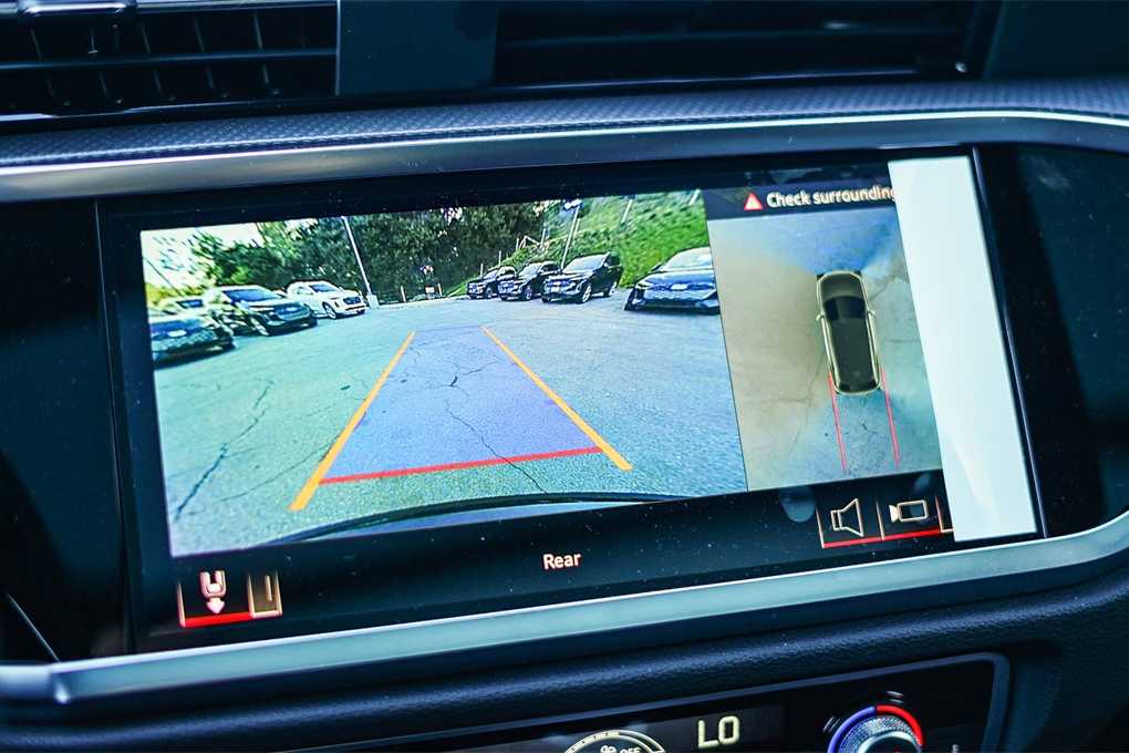 Thumbnail: 2025 Audi Q3 - 24