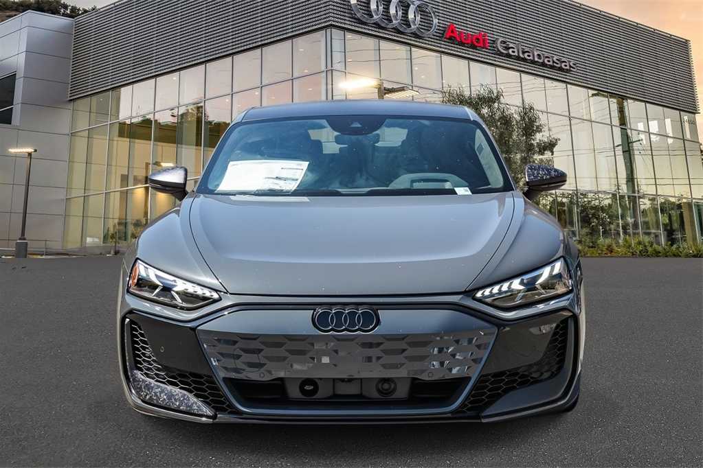 Thumbnail: 2025 Audi RS e-tron GT - 2
