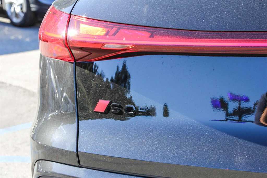 Thumbnail: 2025 Audi SQ5 - 11