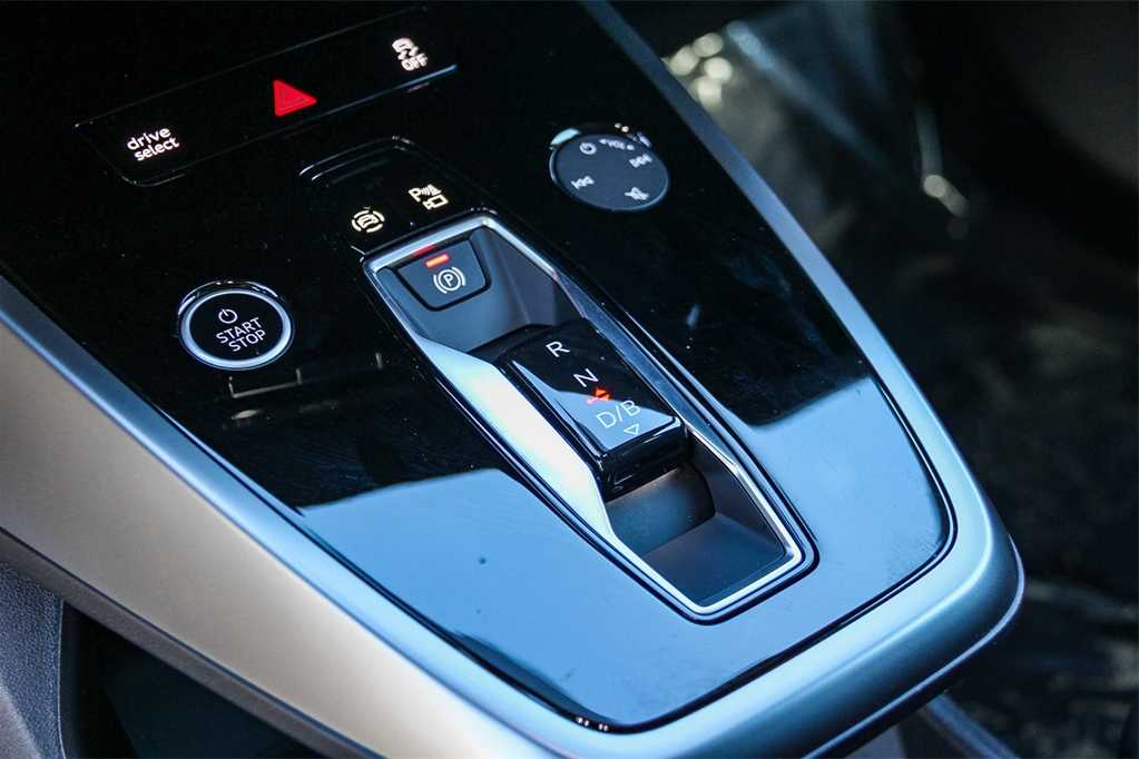 Thumbnail: 2025 Audi Q4 e-tron - 20