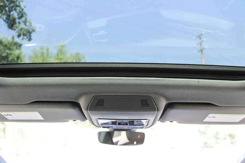 Thumbnail: 2023 Audi Q4 e-tron - 12