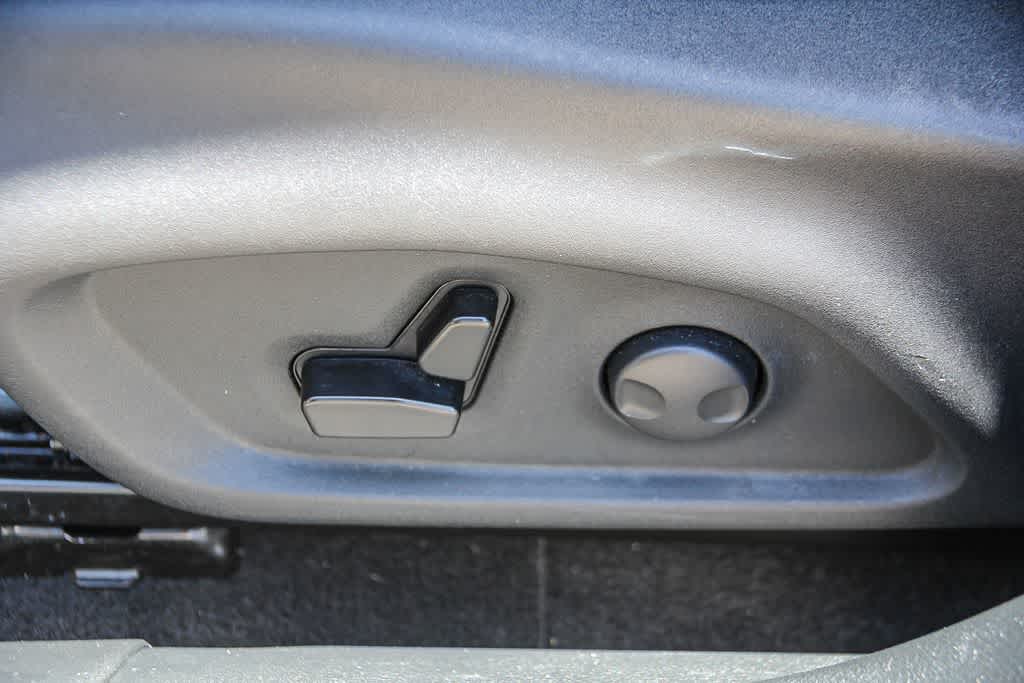 Thumbnail: 2024 Jeep Compass - 21