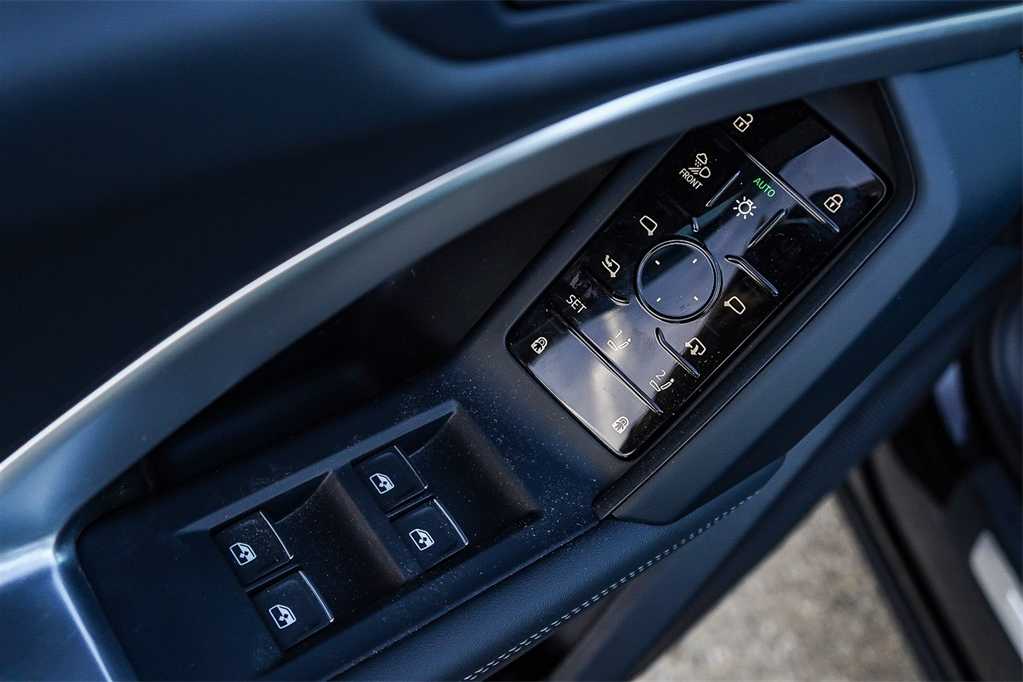 Thumbnail: 2025 Audi Q5 - 23