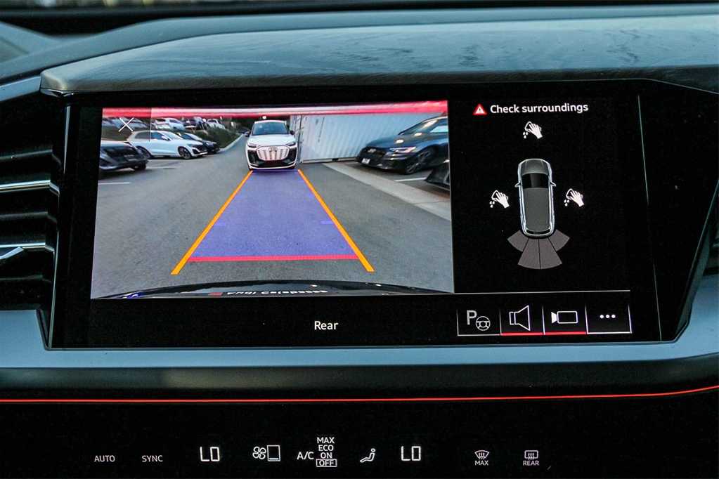 Thumbnail: 2023 Audi Q4 e-tron - 23