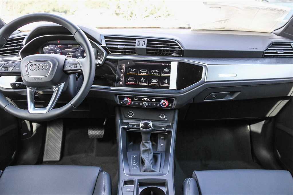 Thumbnail: 2025 Audi Q3 - 13