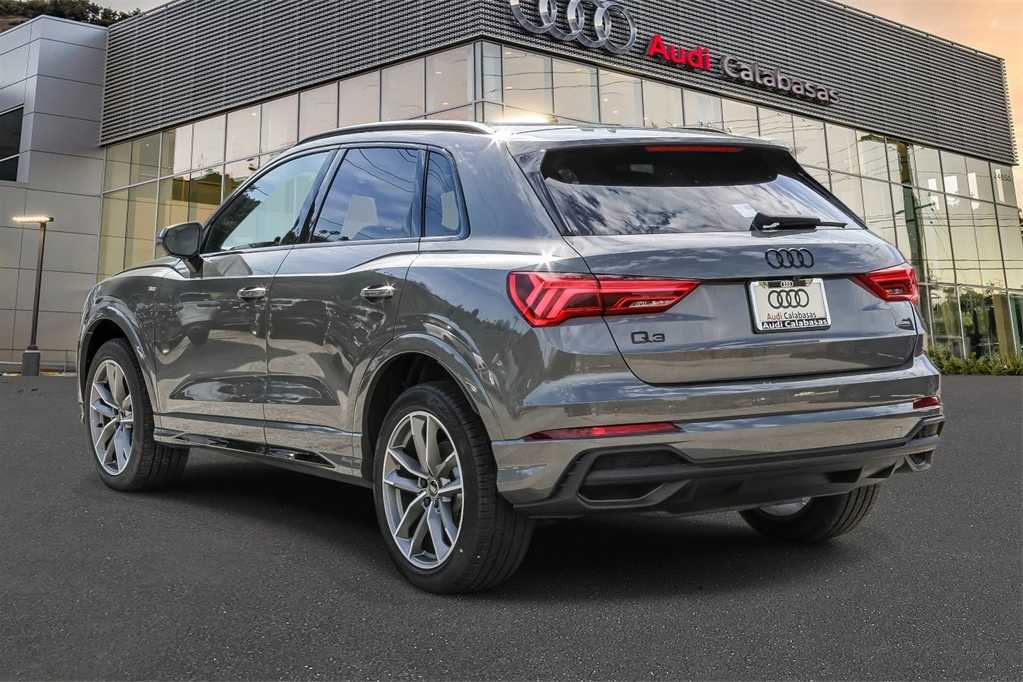 Thumbnail: 2025 Audi Q3 - 2