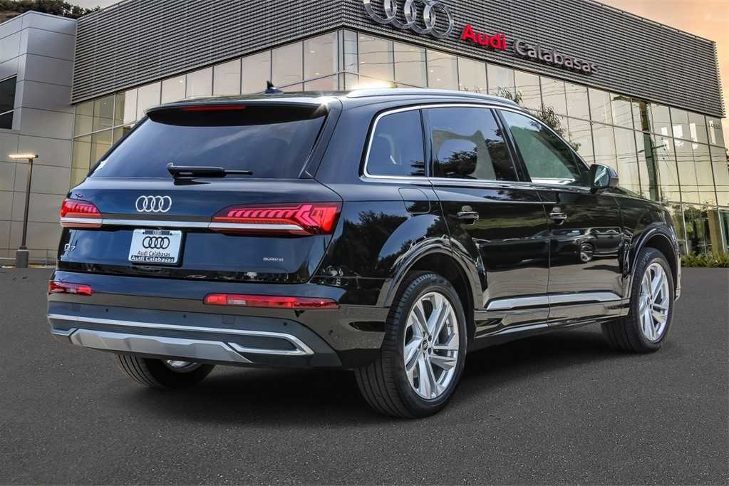 Thumbnail: 2023 Audi Q7 - 4