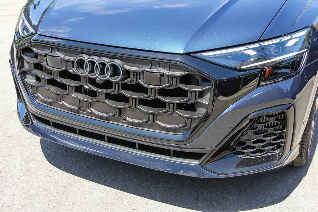 Thumbnail: 2026 Audi Q8 - 8