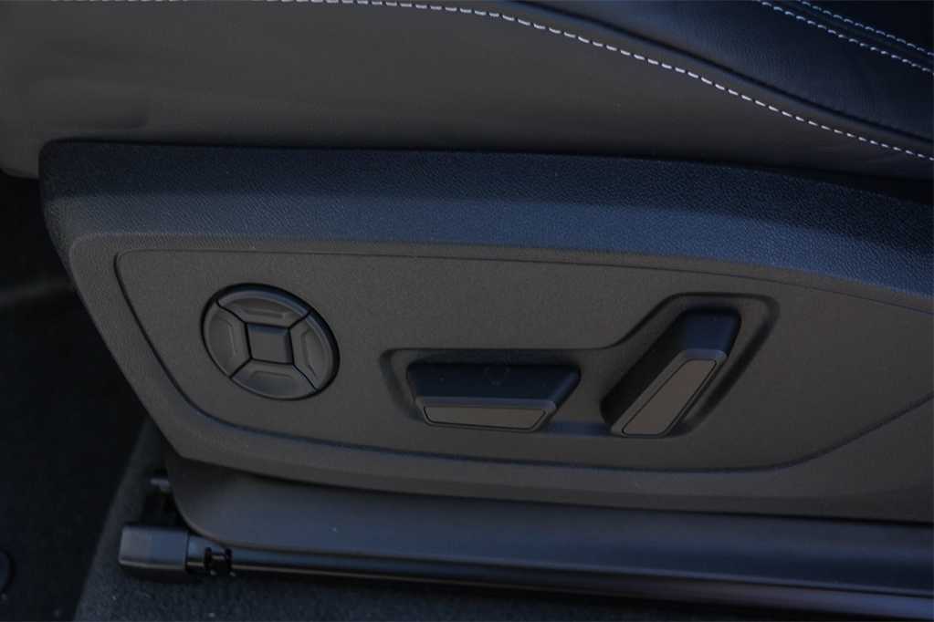 Thumbnail: 2025 Audi Q3 - 21