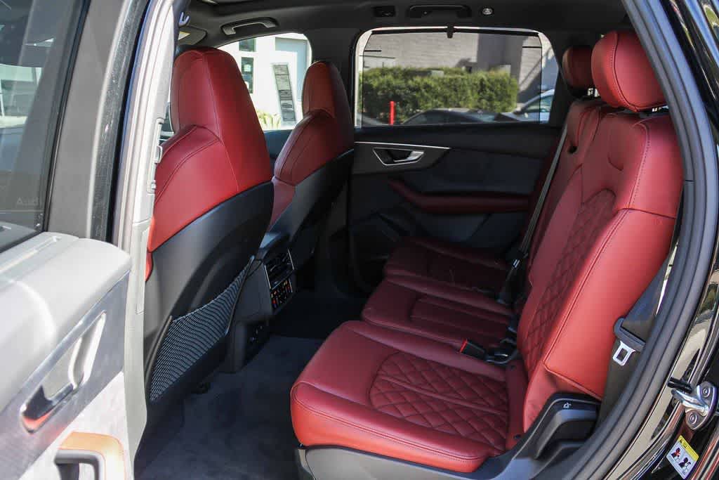 Thumbnail: 2026 Audi SQ7 - 17