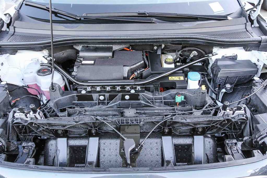 Thumbnail: 2024 Audi Q4 e-tron - 27