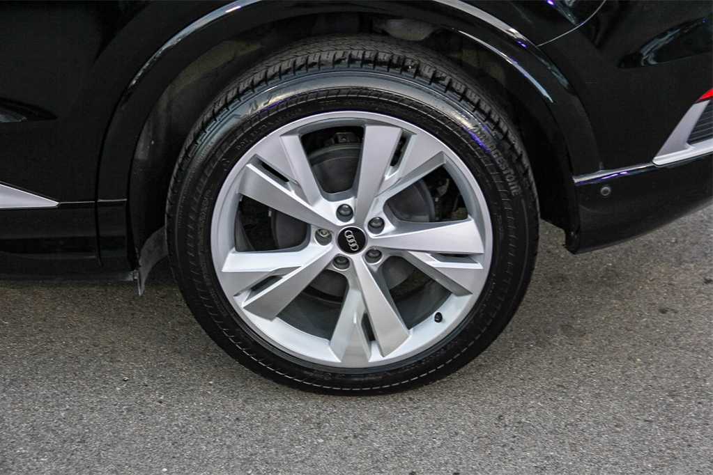 Thumbnail: 2023 Audi Q4 e-tron - 10