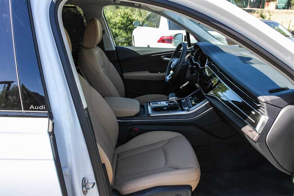 Thumbnail: 2025 Audi Q7 - 18