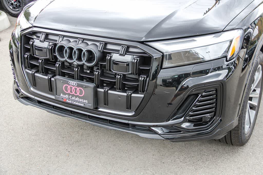 Thumbnail: 2026 Audi Q7 - 8
