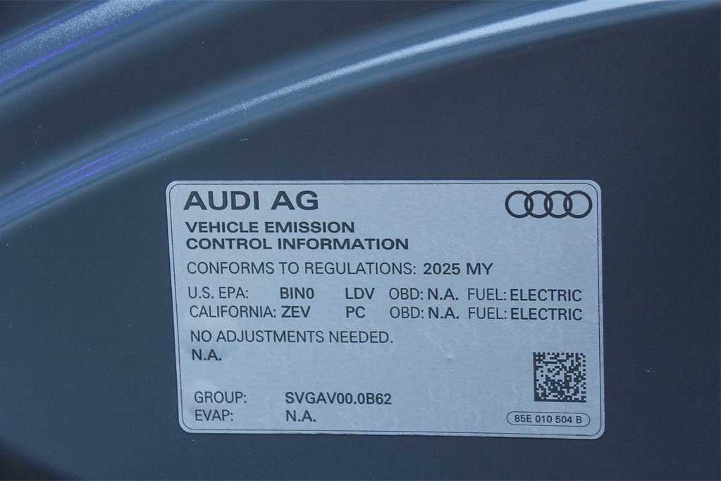 Thumbnail: 2025 Audi e-tron S - 27