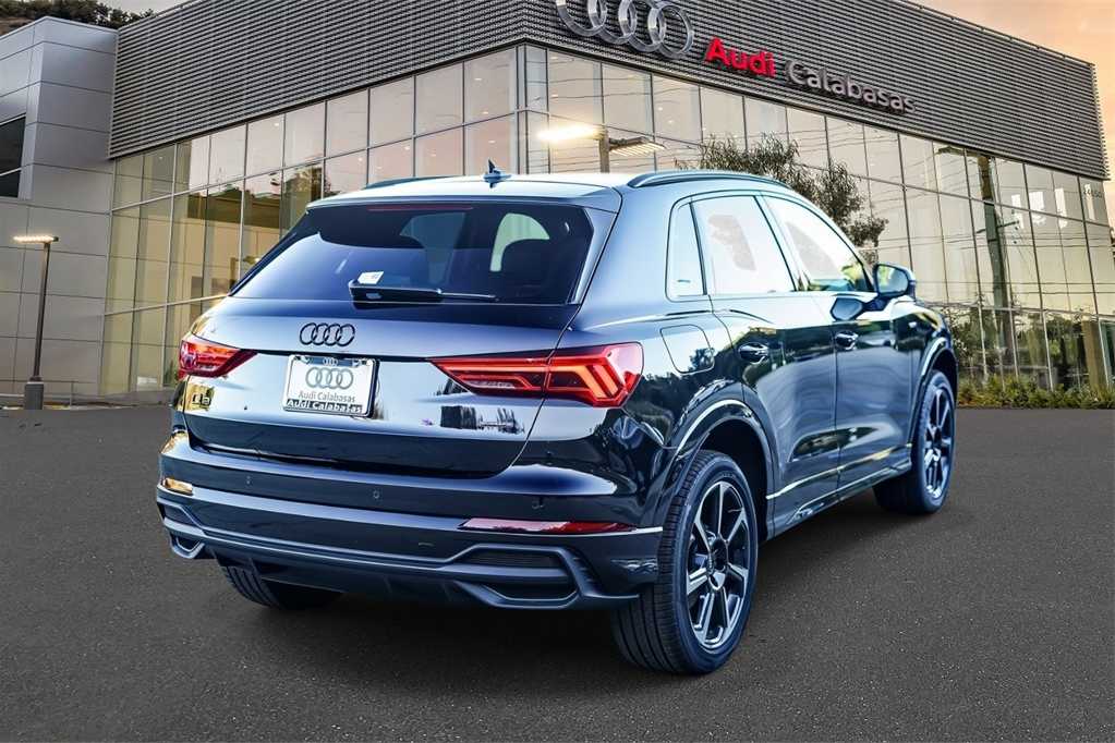 Thumbnail: 2025 Audi Q3 - 4