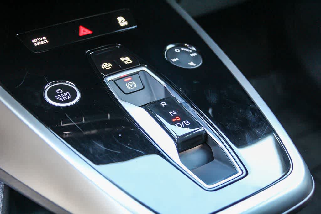 Thumbnail: 2023 Audi Q4 e-tron - 20