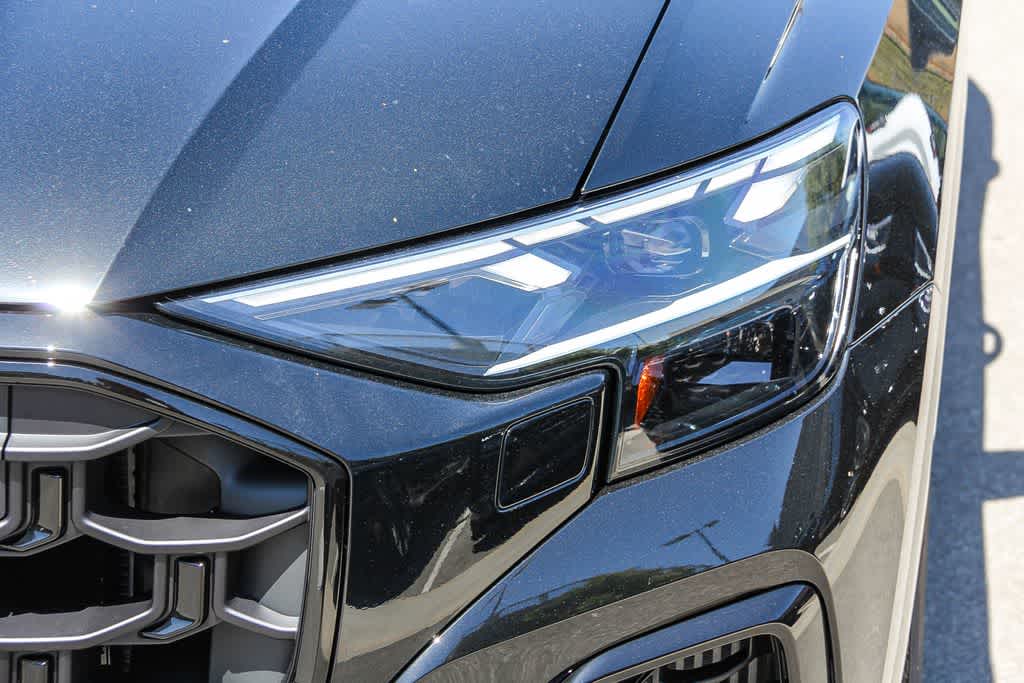 Thumbnail: 2026 Audi Q8 - 7